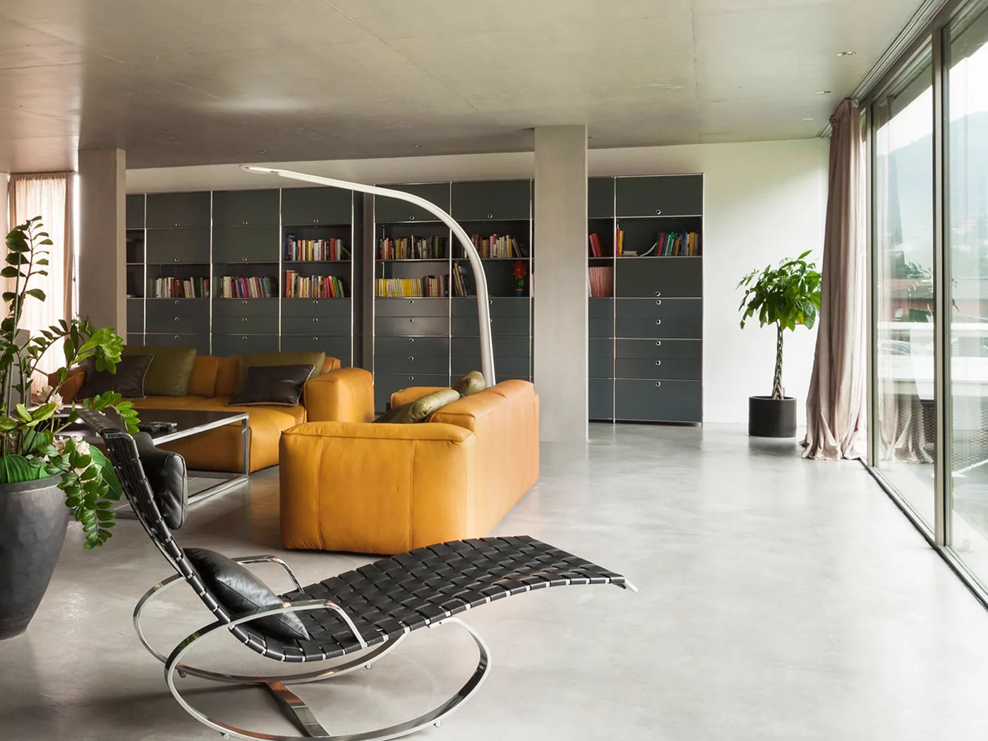 Living room with a seamless ErreLAB resin floor
